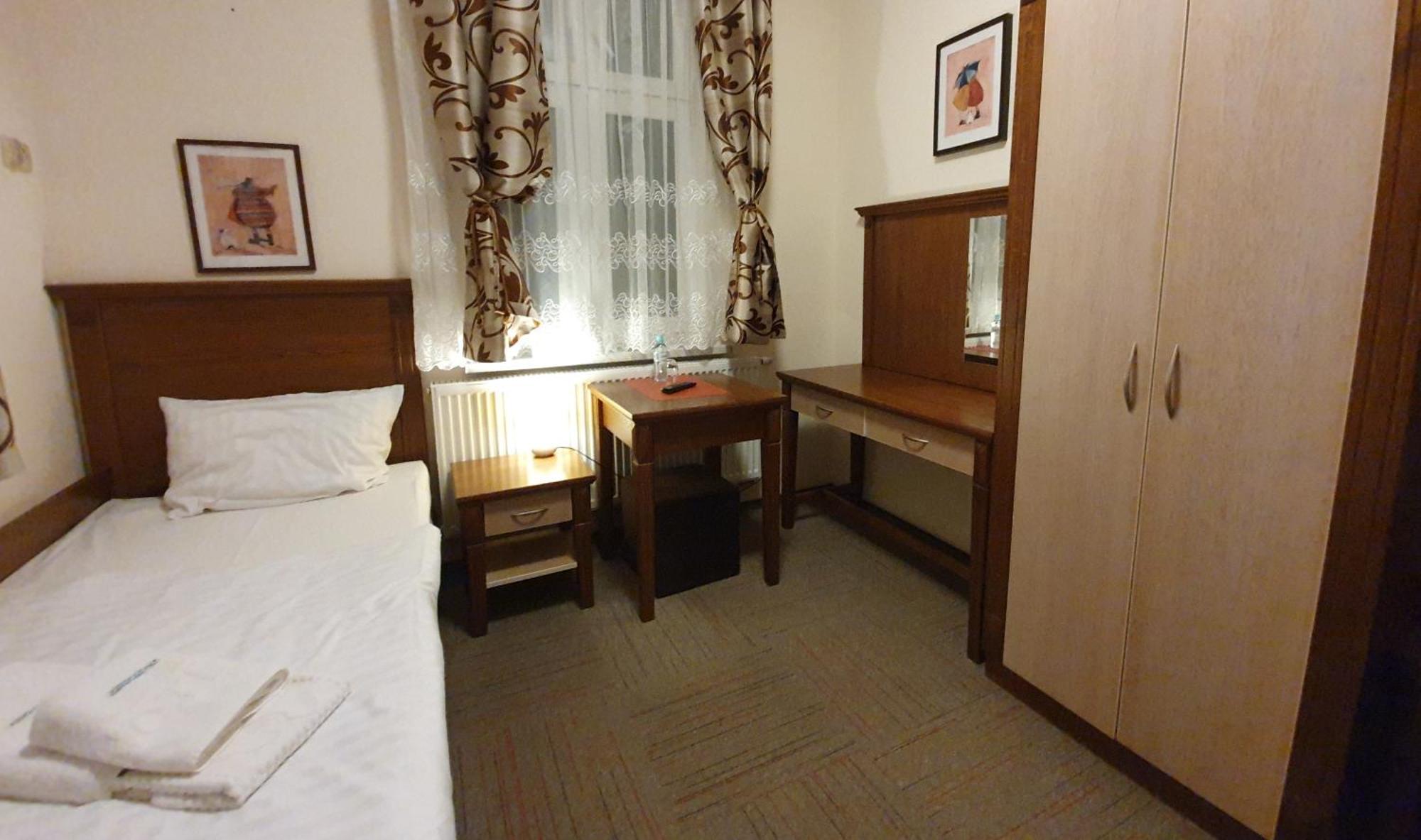 Pensjonat Lesniczowka Hotel Slubice  Bilik gambar