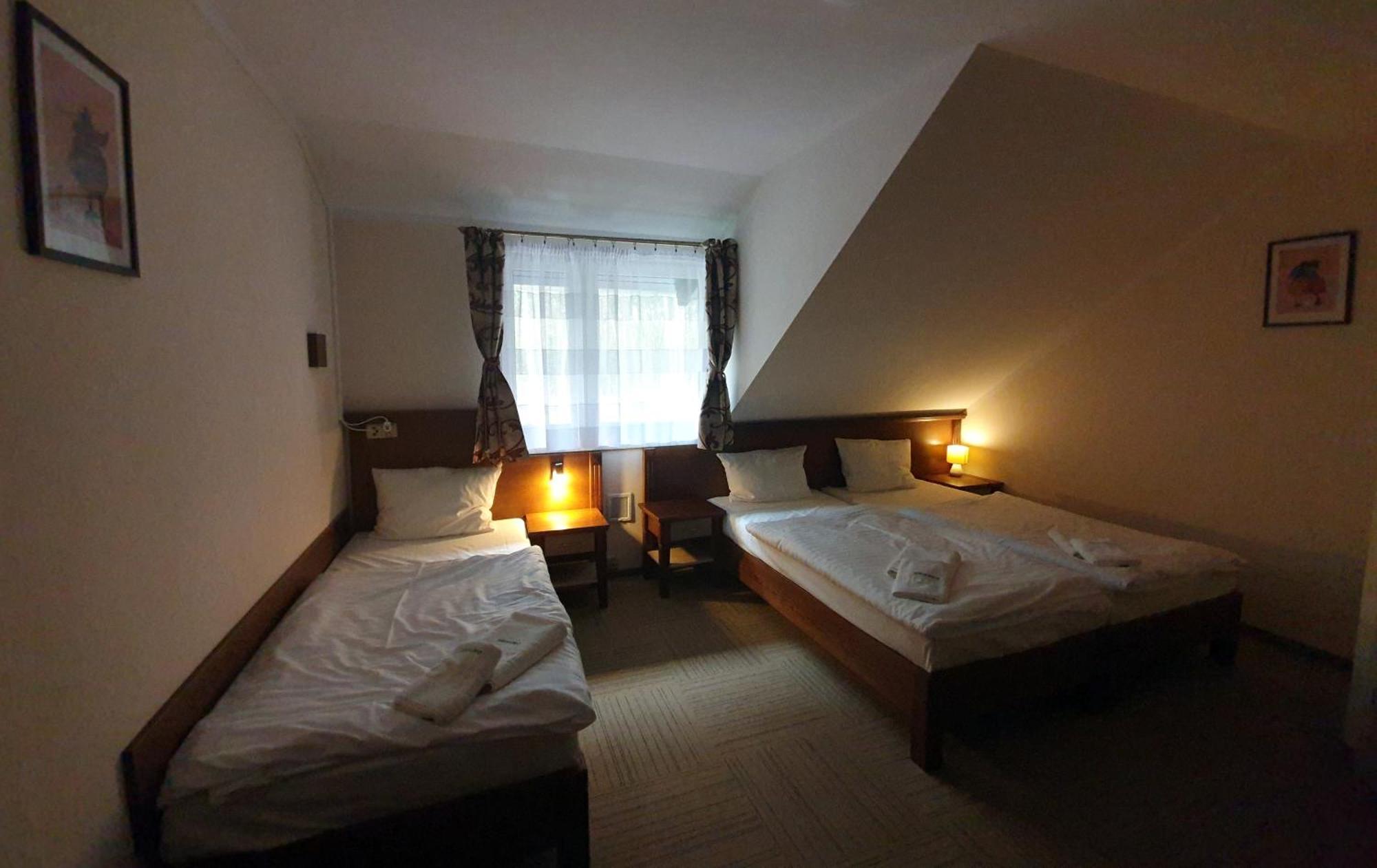 Pensjonat Lesniczowka Hotel Slubice  Bilik gambar